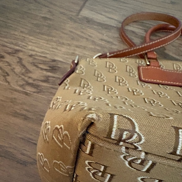 DOONEY & BOURKE Signature DB Logo Handbag - Picture 9 of 15